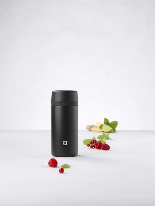 Actual product image Zwilling Thermo Tea & Fruit Infuser Bottle, 420 ml, matt black (0.42 l)