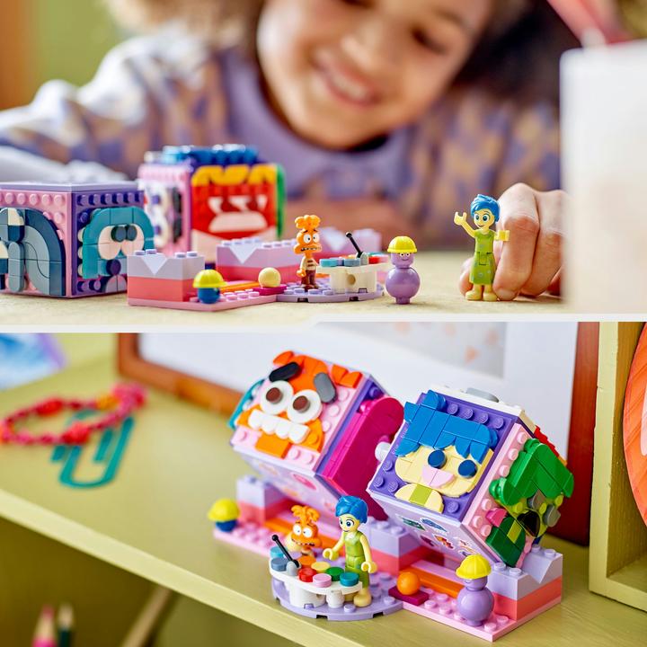 Actual product image LEGO Everything is upside down 2 mood cubes (43248, LEGO Disney)