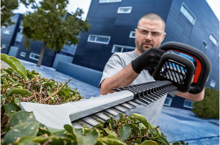 Actual product image Bosch Professional GHE 18V-60 Professional (Cordless hedgecutters)