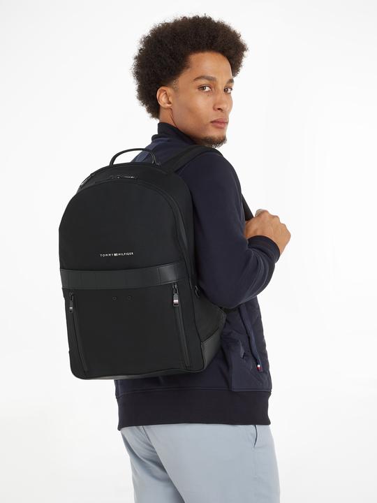 Image du produit Tommy Hilfiger Sac à dos / Daypack TH Elevated 1985 Backpack SP23 (13% Polystyrène recyclé, 54% Polyamide, 17 % polyuréthane, 16 % polyester, 16% Polystyrène, 13% polyester)