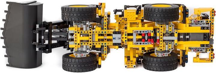 Image du produit LEGO Technic La chargeuse sur pneus télécommandée VOLVO L350F (42030, LEGO Technic, LEGO difficiles à trouver)