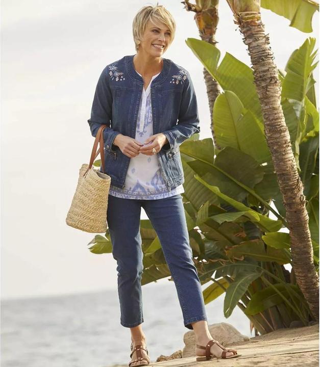 Actual product image Atlas For Women Capri pants (44)