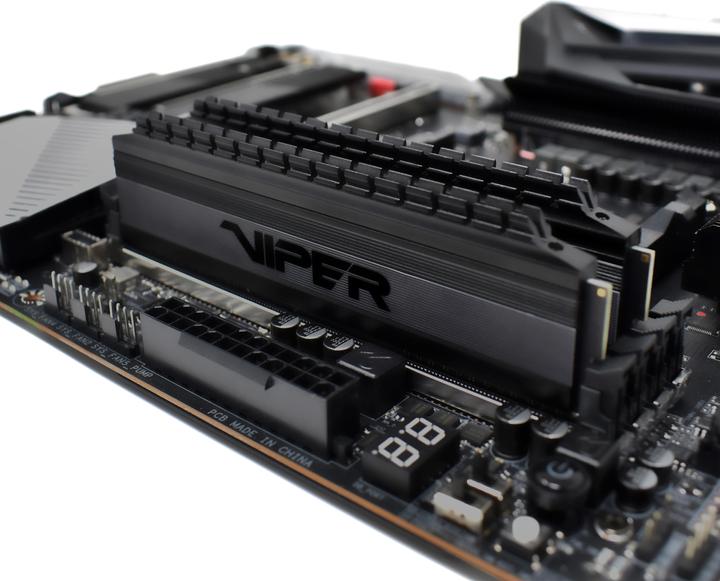 Immagine prodotto Patriot Viper 4 Blackout (2 x 8GB, 3200 MHz, DDR4-RAM, DIMM)