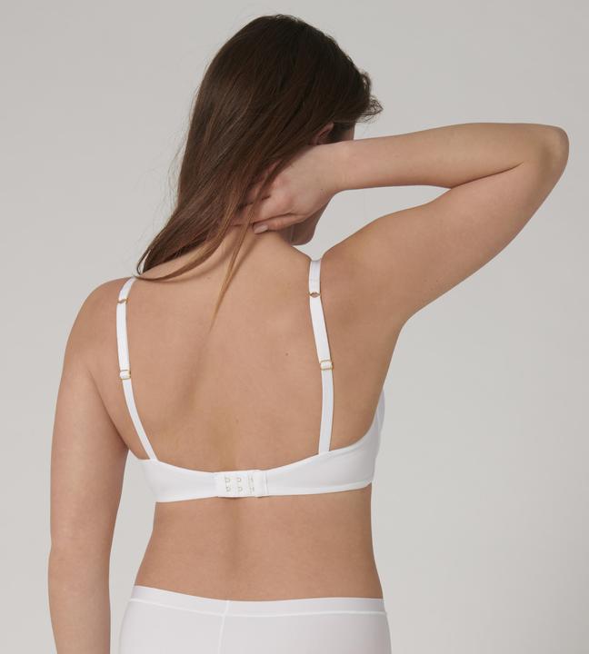 Image du produit Triumph Essentiels de maquillage pour le corps WHU (80 B, Une unité par pack)