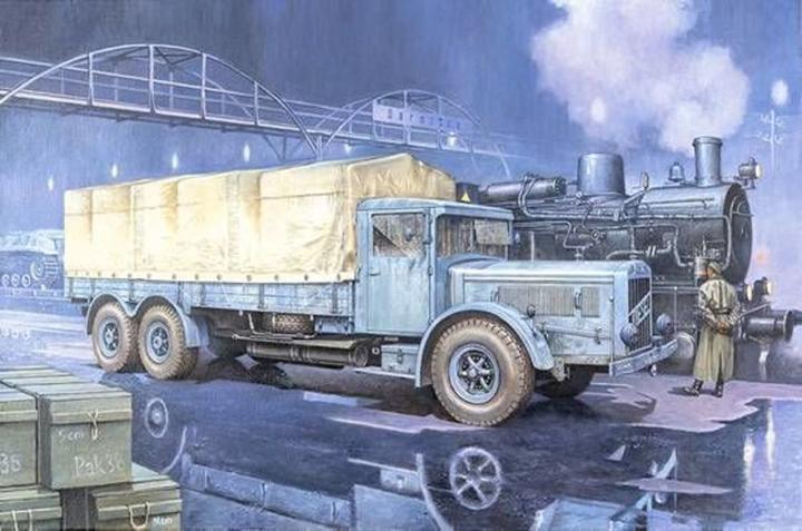 Actual product image Roden Vomag 8 LR Truck WWII German Heavy Truck