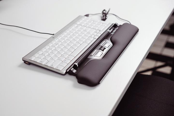 Actual product image Bakker Elkhuizen ErgoSlider (Cable)