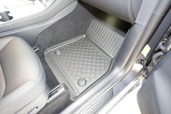Produktbild Aristar Allwetter Fussmatten für Tesla Model Y ab 2021 bis heute (1 Set à 4 Fussmatten)