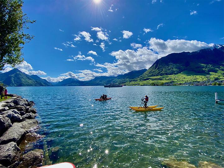 Produktbild Smartbox Wasserbike-Tour auf dem Vierwaldstättersee mit Barbecue für 2 Personen (2 Pers.)