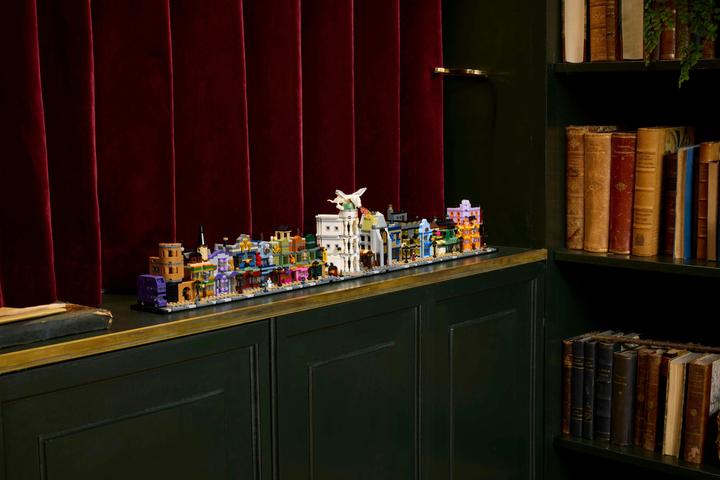 Produktbild LEGO Die Zauberläden der Winkelgasse (76444, LEGO Harry Potter)