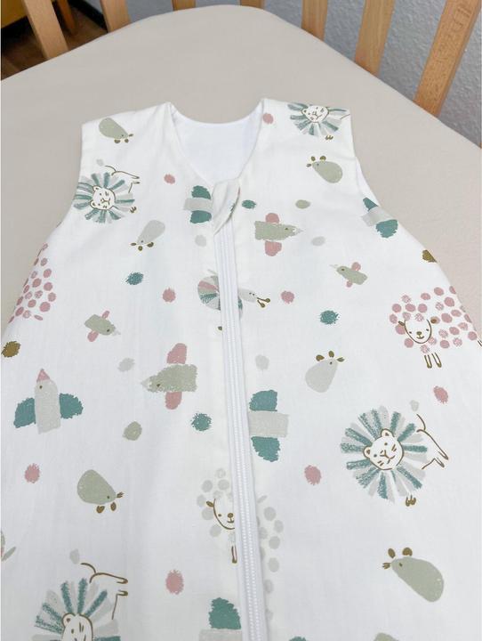 Produktbild Odenwälder Baby-Sommerschlafsack unwattiert Wildlife Green Gr. 90 (90 cm, 0.5 TOG)