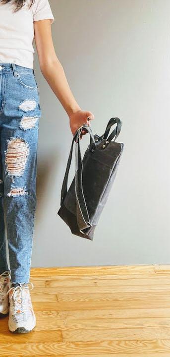 Produktbild Only-Bags.Store Rucksack aus gewachstem Canvas - Grau Dunkelgrau, Rucksack, Macbook 13" Rucksack, Rucksack