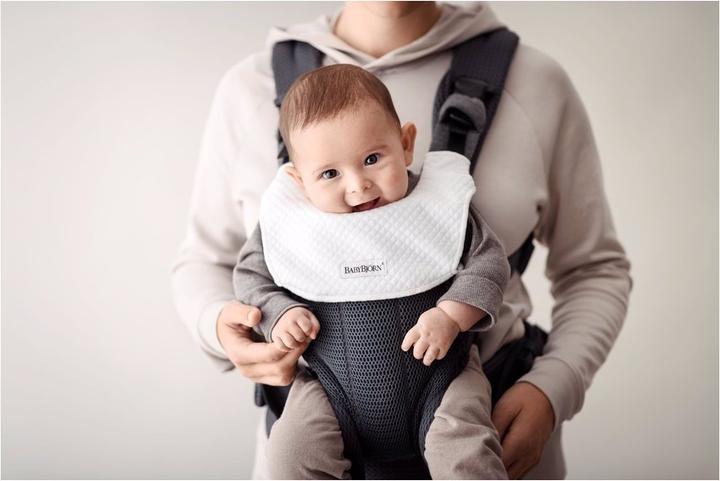 Image du produit BabyBjörn Bavoir pour le porte-bébé Harmony (4 mois)