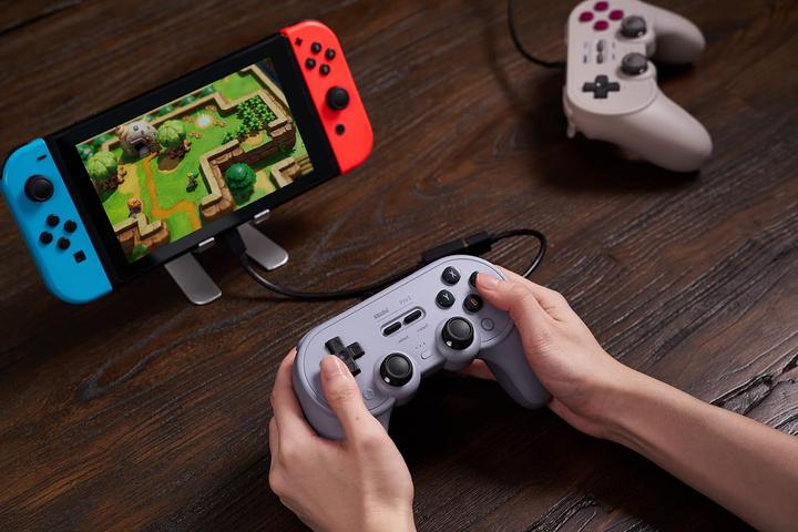 Actual product image 8bitdo Per 2 (Windows, Android, Switch)