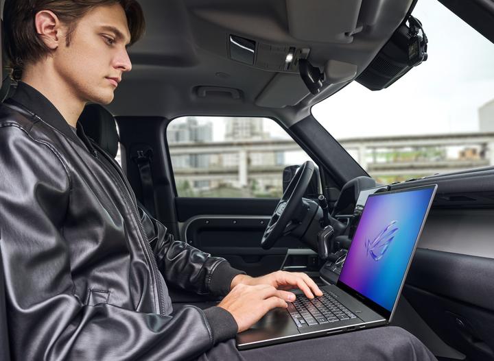 Image du produit ASUS ROG Zephyrus G16 RTX 4060 (16", AMD Ryzen AI 9 HX 370, 16 Go, 1000 Go, DE)