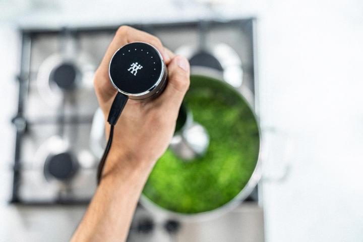 Immagine prodotto Zwilling Frullatore manuale Enfinigy con tazza e coperchio a vuoto nero