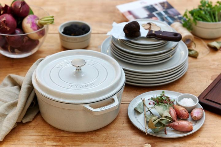 Productafbeelding Staub Ronde cocotte (28 cm, Braadpan + kasserol, Gietijzer)