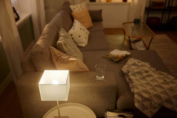 Produktbild Philips Hue White Ambiance BT (E14, 5.20 W, 470 lm, 1 x, G)