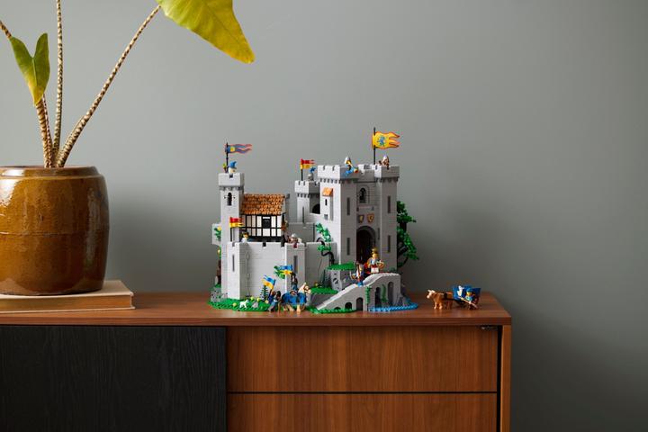 Actual product image LEGO Icons Creator Expert End-Of-Live Set Burg der Loewenritter - 10305 NEU! Teile 4514x (10305)
