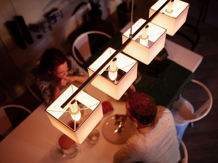 Produktbild Philips Hue White Ambiance BT (E14, 5.20 W, 470 lm, 1 x, G)
