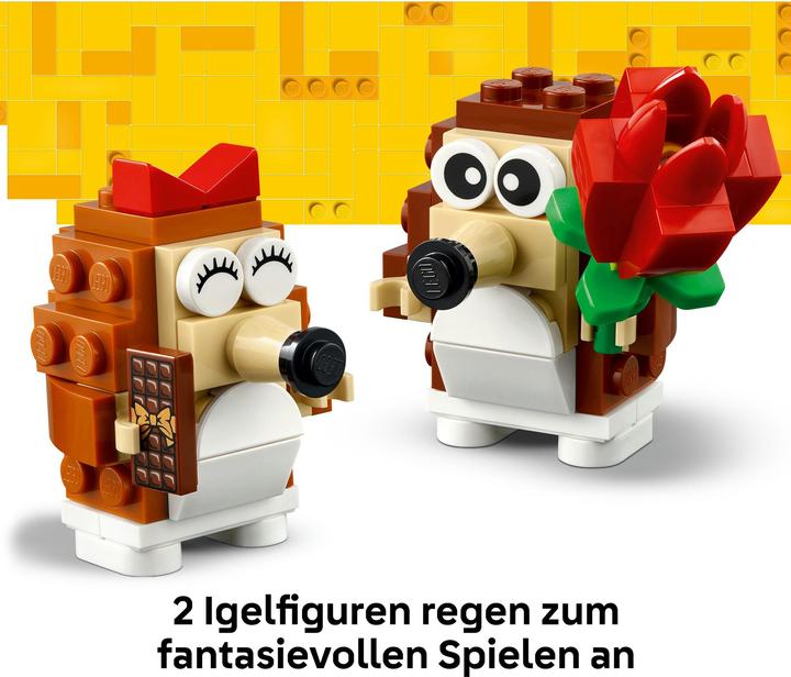 Actual product image LEGO Hedgehogs and their picnic date (40711, LEGO Seasonal Sets)