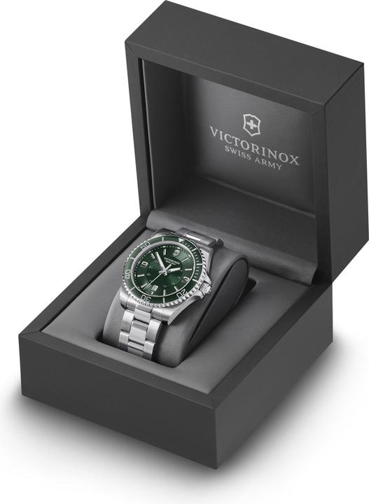 Produktbild Victorinox Armbanduhr Maverick green dial (Chronograph, 43 mm)