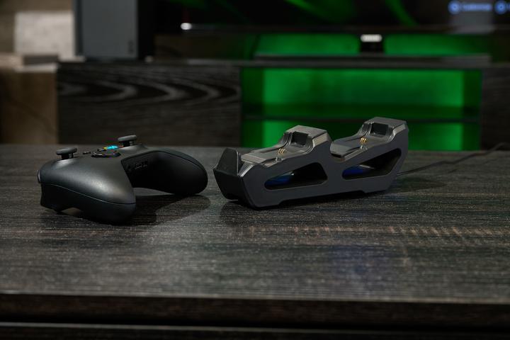 Produktbild PowerA Duo Charging Station (Xbox One X, Xbox Series S, Xbox One S, Xbox Series X)