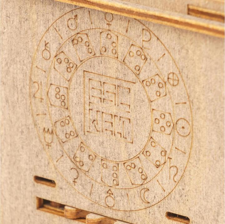 Actual product image Escape Welt Space Box (German)