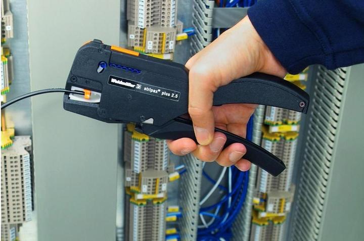 Actual product image Weidmüller Crimping Pliers Chained Wire Endh (210 mm)