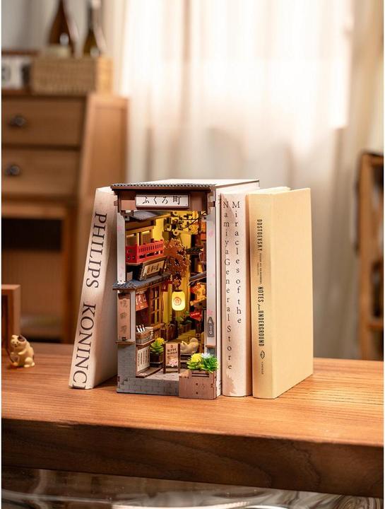 Image du produit Robotime Bausatz Sakura's Weinstrasse, Modell Art: Book Nook