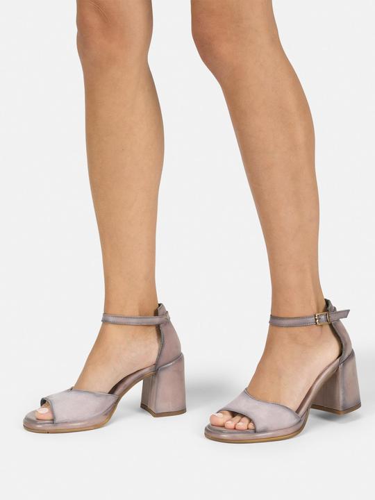 Image du produit Felmini Stefanny D797, une sandale à talon qui combine sans effort les textures pour une déclaration chic. (41)