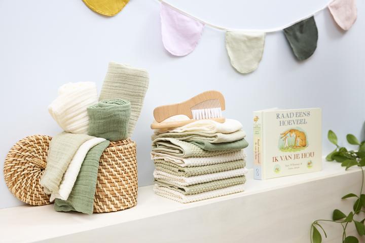 Naturel, Olive Green, Soft olive