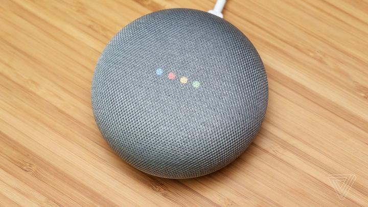 Produktbild Google Home Mini (Google Assistant, IFTTT)