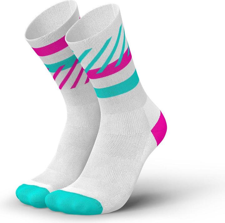 Pink Cyan, Weiss