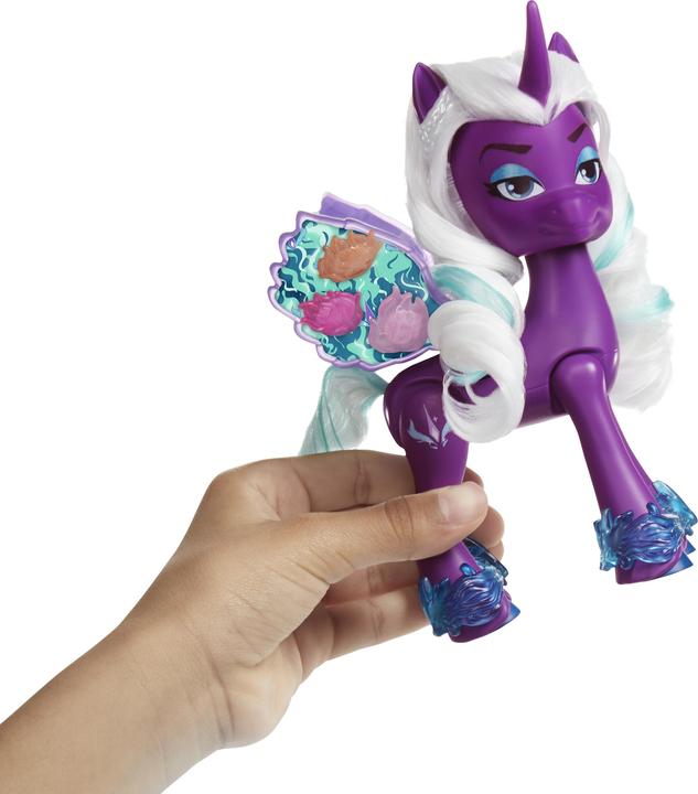 Produktbild My Little Pony Zipp Storm Überraschungsflügel Modepuppe mit Flügeln und Zubehör