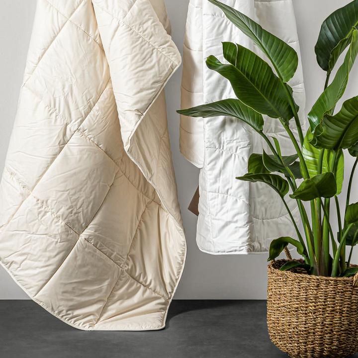 Actual product image Johann Jakob Luna Organic Wool Light (750 g, 160 x 210 cm)