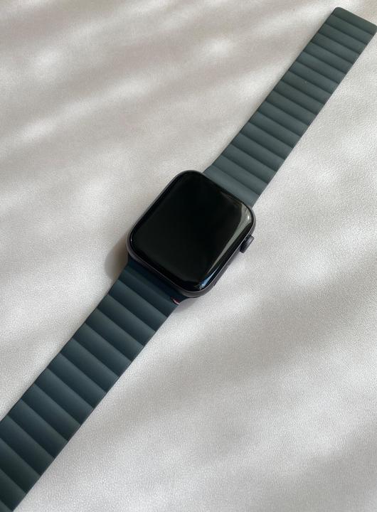 Immagine prodotto Cyberport Cinghia di trazione magnetica in silicone 42/44 mm (44 mm, 42 mm, Silicone, Apple Watch)