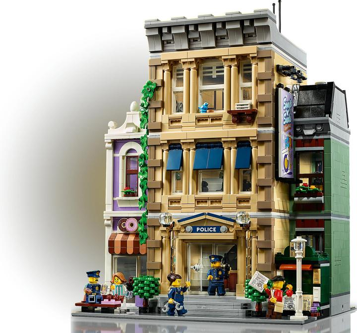Actual product image LEGO Police Station (10278, LEGO Creator Expert, LEGO Rare Sets)