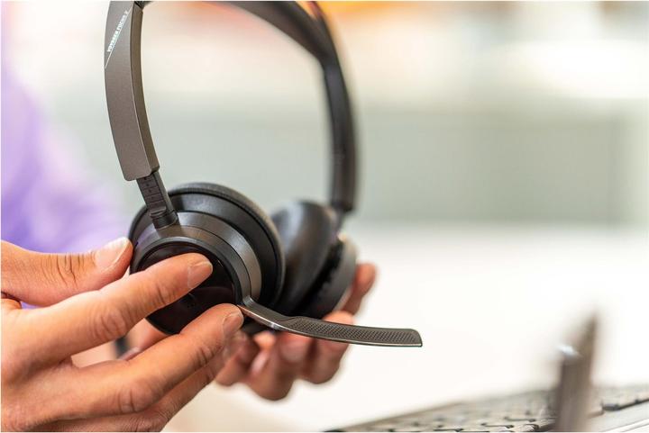 Produktbild Poly Voyager Focus 2 UC (Kabellos, USB-A)