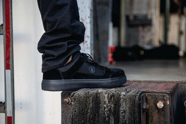 Actual product image Volcom Safety low shoe S3 VM30232S3S,Black, Gr.47 (S3, 47)