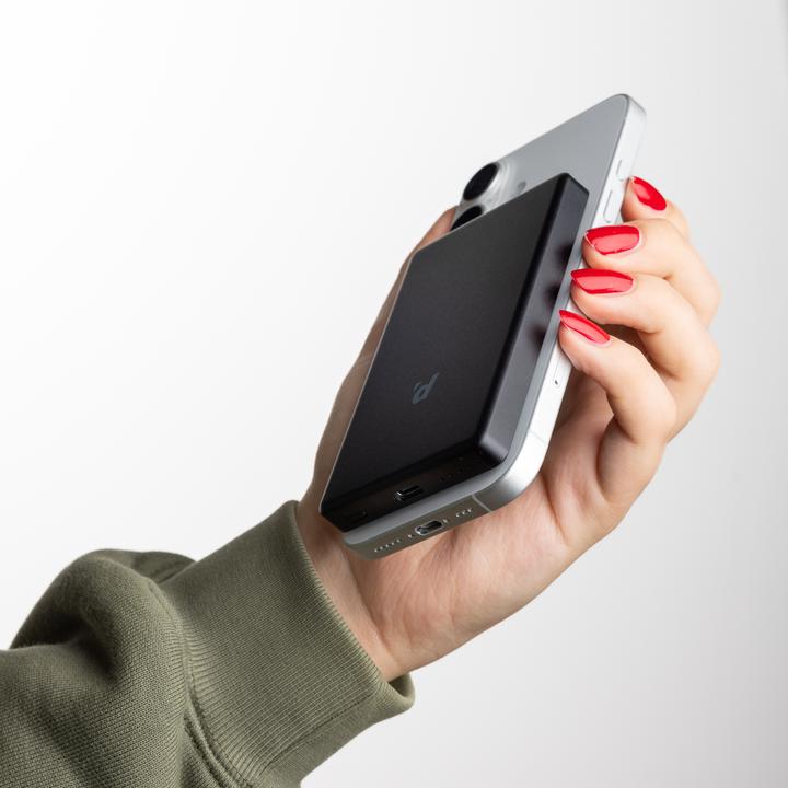 Actual product image Digitec Magnetic Powerbank (5000 mAh, 20 W, 19.25 Wh)