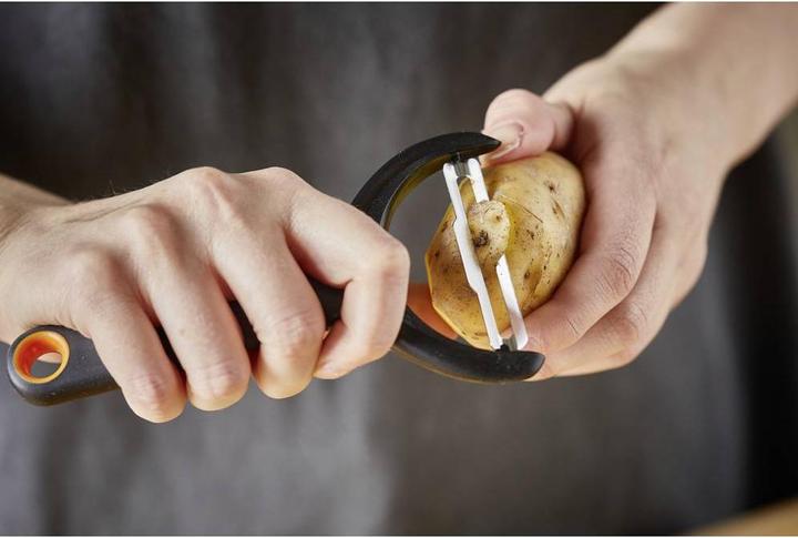 Actual product image Fiskars Vegetable peeler