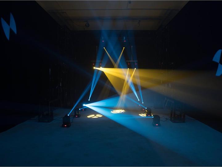 Produktbild Eurolite LED TMH-S30 Moving-Head Spot (Moving Bar)