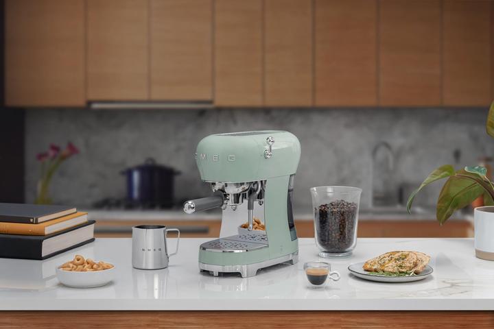 Image du produit Smeg ECF02PGEU Machine à café espresso/café à filtre Vert pastel (Prise UE)