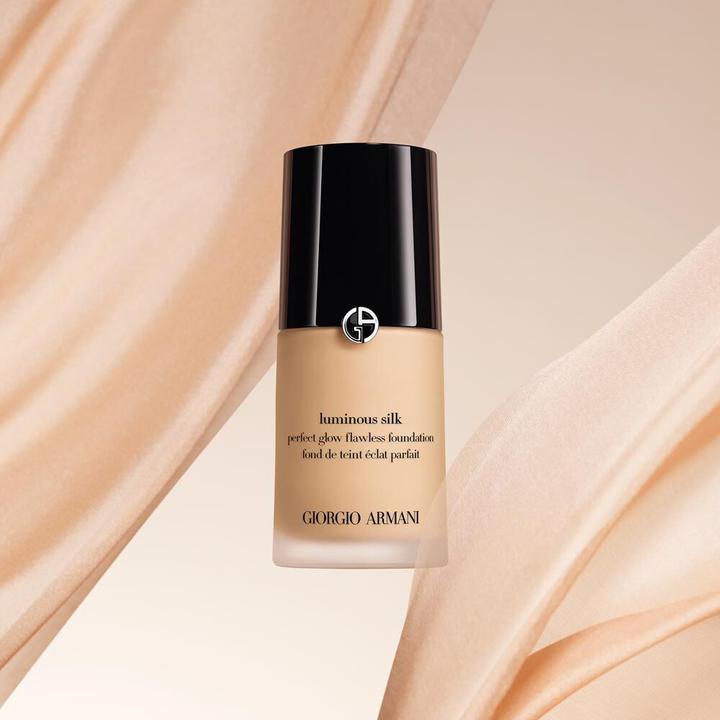 Actual product image Giorgio Armani Luminous Silk (Beige)