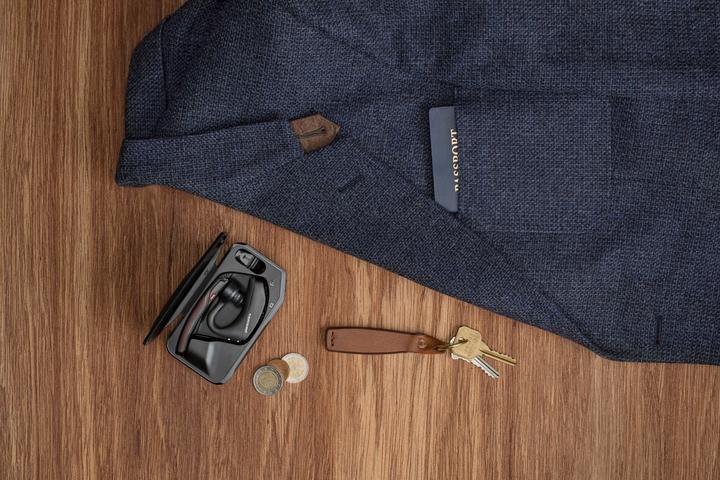 Actual product image Poly Voyager 5200 UC Headset +USB-A to Micro USB Cable +BT700 dongle (Wireless, USB-A)
