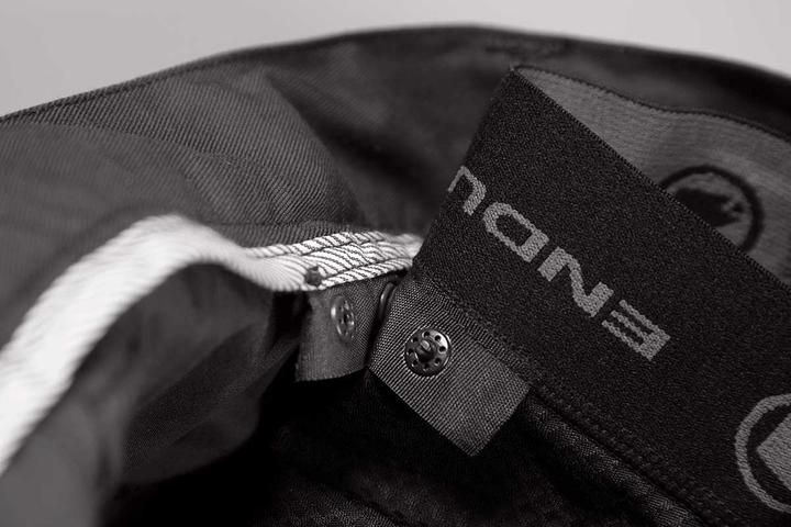 Produktbild Endura Hummvee Chino Shorts mit Innenshort (S)