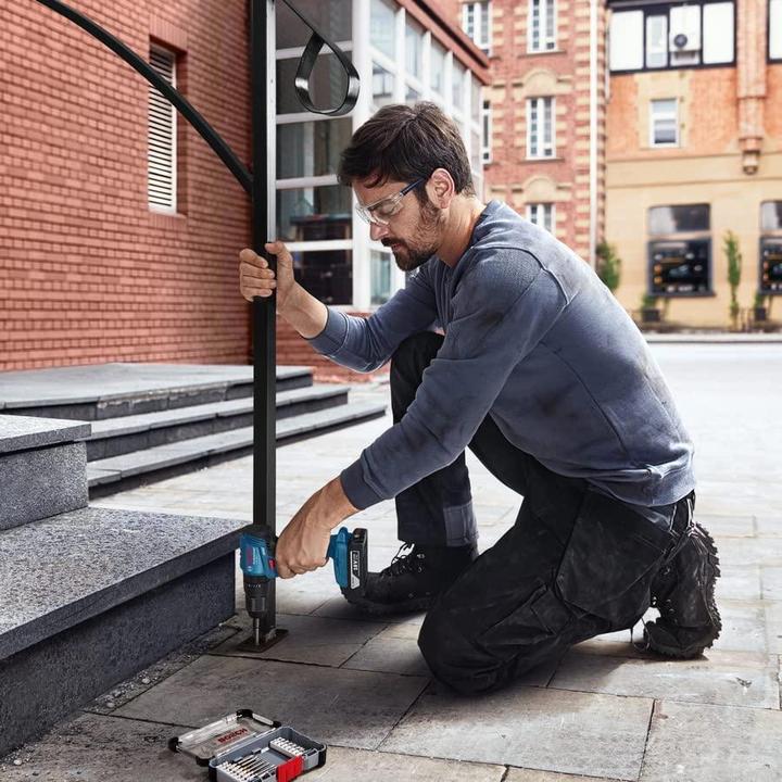 Image du produit Bosch Professional Perceuse-visseuse à percussion (Fonctionnement sur batterie)