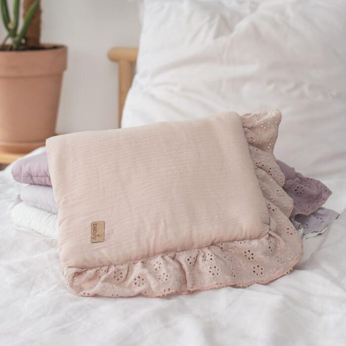 Actual product image Babyly Babykissen mit Rüschen Beige 30x40 (30 x 40 cm)