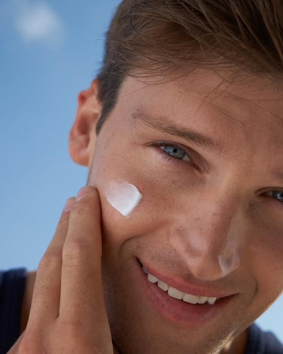 Actual product image NIVEA Sensitive Immediate Protect (Sun lotion, SPF 50+, 200 ml, 236 g)