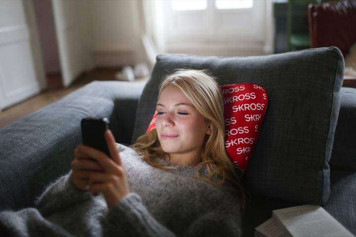Actual product image Skross Travel Pillow "Red - (Head & neck pillow)